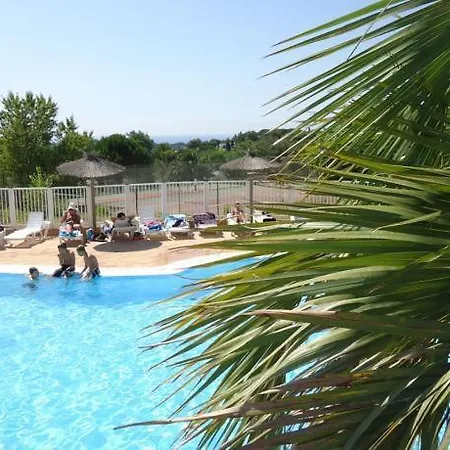 Camping Village Vacances Parc Des Chenes 3*